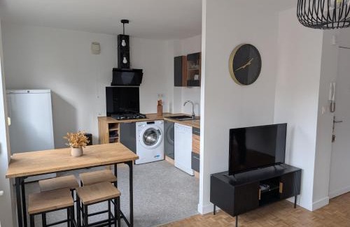 Montjuzet Apartment | L'appart le 19 , F3 proche centre vue cathédrale, 2 chambres