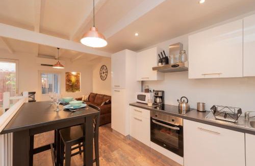Saint - Aubin - Dupuy Apartment | L'Aubuisson - Apt Climatisé Avec Terrasse Privée