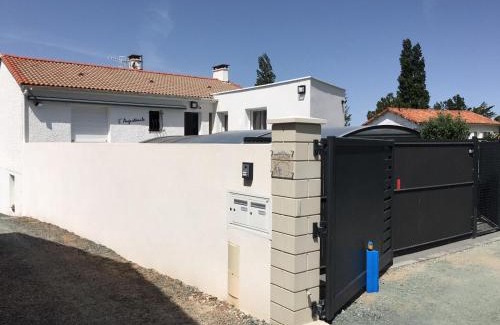 La Tranche-sur-Mer House | L'Augustémile au bord de l'eau