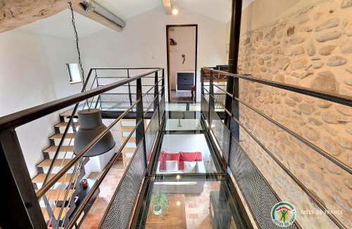 Grospierres House | L'envol des papillons