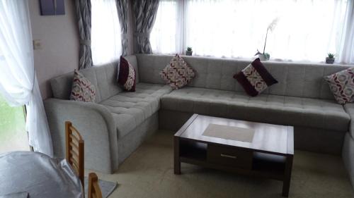 Ingoldmells Apartment | L&g FAMILY HOLIDAYS 6 BERTH CORAL BEACH LAURA FAMILYS ONLY AND LEAD PERSON MUST BE OVER 30