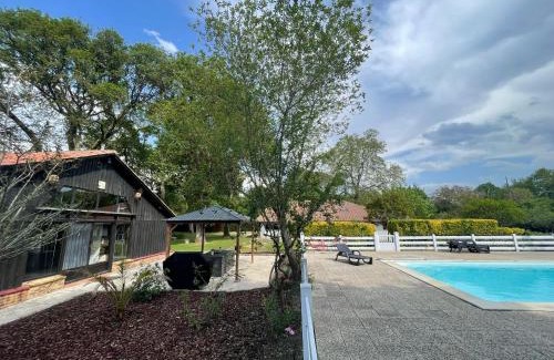 Azur House | L Uni Vert d Azur gite 10 pers piscine et mini ferme proche océan