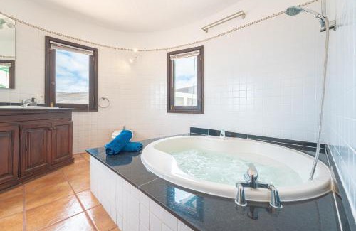 La Asomada Villa | La Asomada Suite Moon Lanzarote