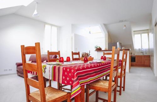 La Colle-sur-Loup Apartment | La Belle Époque du Sud - lumineux et authentique