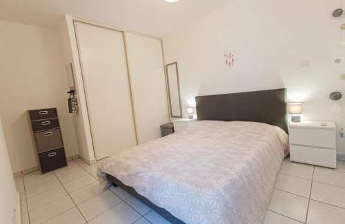 Sainte-Suzanne Apartment | La Bonne Adresse - 50 m de la mer