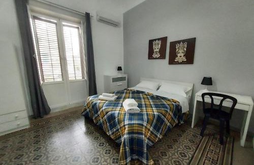 Monte di Pieta Bed & Breakfast | La Casa del Moro - All' Operà