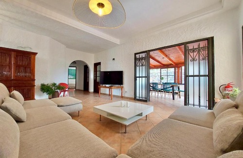 Buen Paso House | La Casa Finca Tabaiba by TOR