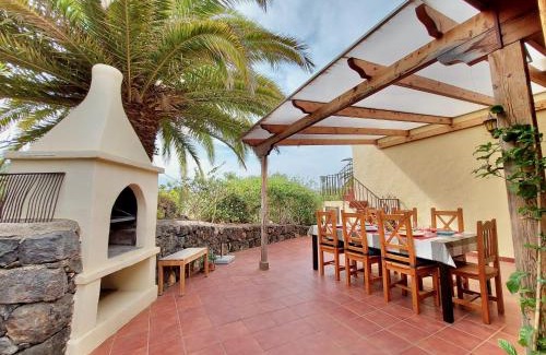 Buen Paso House | La Casa Finca Tabaiba by TOR
