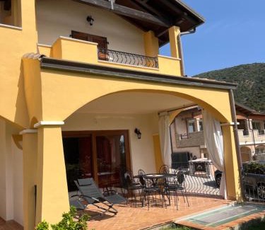 Chia House | La Casa sulla collina "Baccu e Idda"
