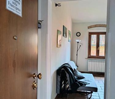 Castelnuovo d'Elsa Apartment | La casetta sulla Francigena