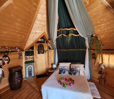 Servas Bed & Breakfast | La Chaumière magique des Elfes et son escape game