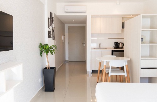 Buenos Aires Central Business District Apartment | La Cisterna by DOT Suites
