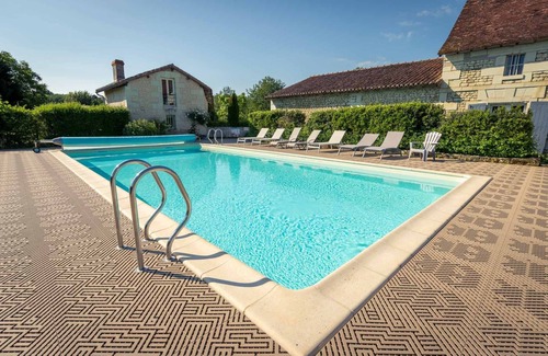 Saires Ski Chalet | "La Clairière" safari lodge tent