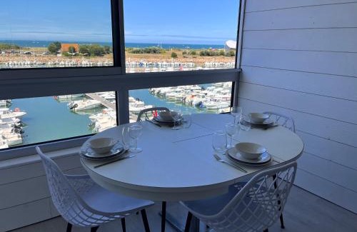 Courseulles-sur-Mer Apartment | La Coquille - Coquet T2 à 200m Juno Beach & Plage