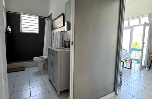 Isabela Apartment | La Farmacia: Unit B