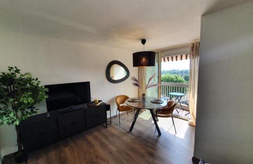 Greoux-les-Bains Apartment | La Loge du château ! "climatisé"