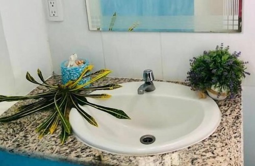 El Farallon del Chiru House | La Perla de Farallon Bed and Breakfast