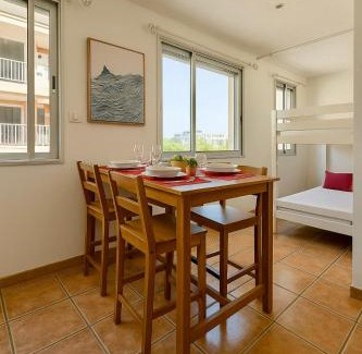 Palavas-les-Flots Apartment | La Plage - 2 Apparts Clim WiFi, Familles & Amis