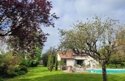 Chailly-en-Biere House | La Plaine de l'Angelus Gite - parc et piscine partagée