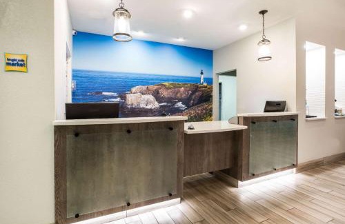 Newport Hotel | La Quinta by Wyndham Newport