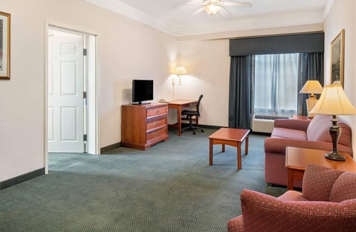 Biggar Hotel | La Quinta Inn and Suites Fort Myers I-75