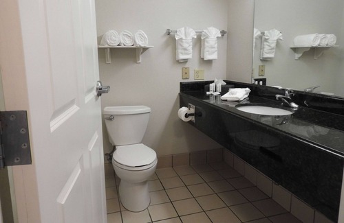 Biggar Hotel | La Quinta Inn and Suites Fort Myers I-75