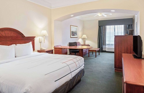 Biggar Hotel | La Quinta Inn and Suites Fort Myers I-75
