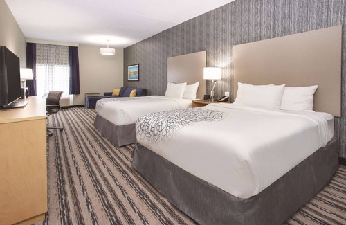 Amherst Hotel | La Quinta Inn & Suites by Wyndham Buffalo Amherst