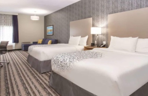 Amherst Hotel | La Quinta Inn & Suites by Wyndham Buffalo Amherst