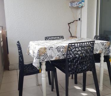 Frontignan Apartment | La Rose des Sables, T2 à la mer, terrasse et garage