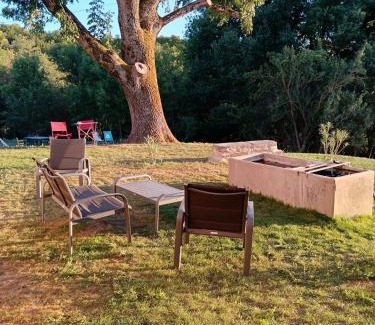 Le Chalon Apartment | La Source Bleue