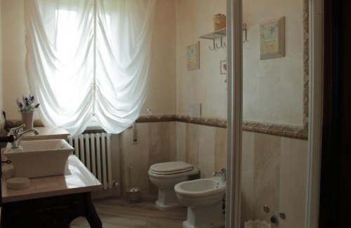 Montecarlo Apartment | La Valinfiore Charmante Wohnung Mit Pool
