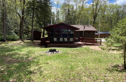 Phelps Cabin | La Vita e Bella -Life is Good- at this pet friendly Northwoods escape