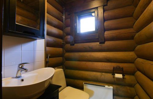 Pyhatunturi Villa | Laavu 15 Original Log Cabin with Sauna