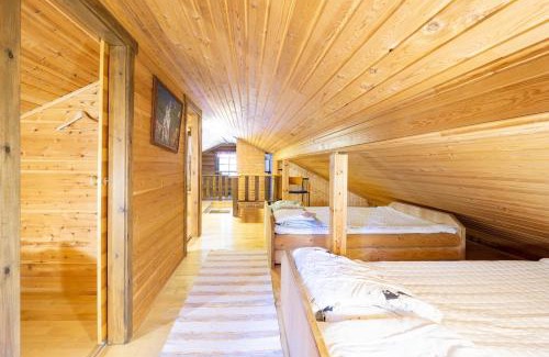 Pyhatunturi Villa | Laavu 15 Original Log Cabin with Sauna