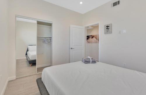 Los Angeles Apartment | Ladera Condos - 3 Bed Condo With Rooftop Grill & Air Hockey!