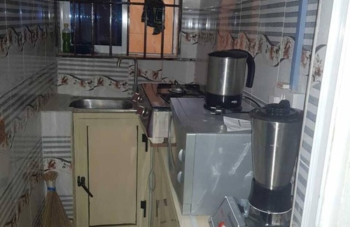 Somolu Apartment | Lagos 1-Bed Apt, Sleeps 2 with AirCon & Parking