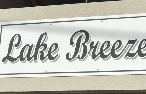 Yarrawonga House | Lake Breeze Yarrawonga overlooking Lake Mulwala