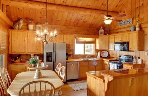 Pomona Park House | Lake Broward Cabin with Private Boat Launch and Dock!