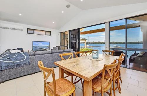 Coal Point House | Lake Escape