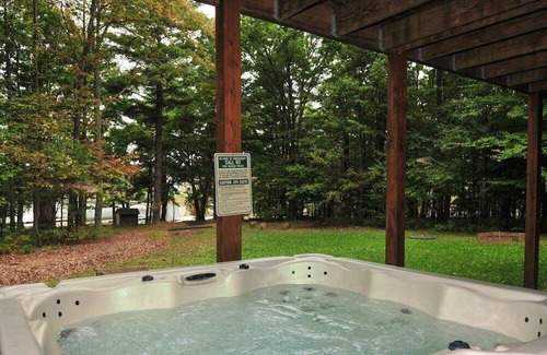 Waterfront Greens House | Lake Front Home with Lots of Community Amenities
