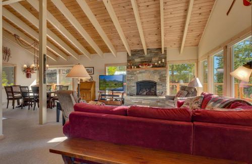 Lake Forest House | Lake Haven at Dollar Point - Spacious 4 BR w Lake Views, Sauna, Near Ski Resorts!