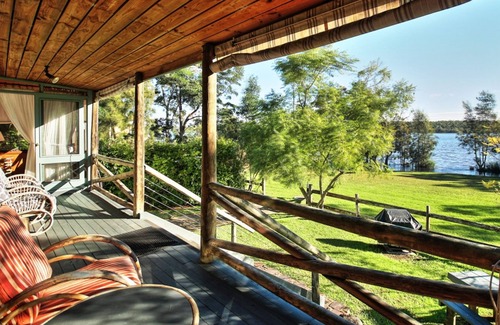 Erowal Bay House | Lake House at Erowal Bay - 4pm Check out Sundays
