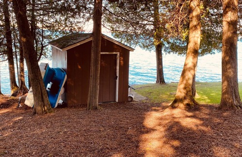 Cedarville House | Lake Huron Vacation Cabin, 1 Room Cabin