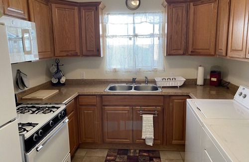 Wofford Heights Cottage | Lake Isabella cabin has captivating views of the lake and mountains.