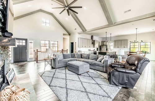 West Union House | Lake Keowee waterfront Escape!