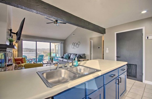 Lake Ozark Apartment | Lake Ozark Getaway with Seasonal Pool and Deck!