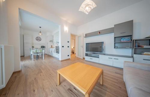 Dervio House | Lake-View Apartment, 1 Min Walk from the Lake