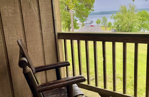 Mount Ida Apartment | Lake View Queen Guest Room With Two Queens, Sleeper Sofa And Patio Overlooking Lake Ouachita. 1 Bedroom Hotel Room by RedAwning
