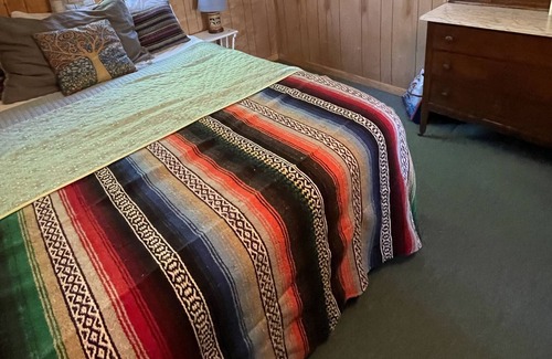 Hayward Cabin | Lakefront Cabin steps from water & beach!